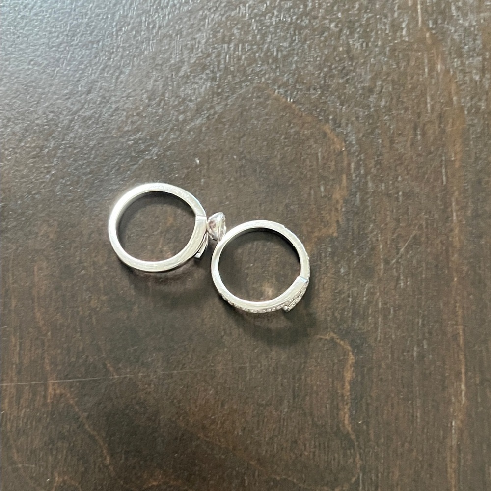 Swarovski Elegant Silver Interlocking Ring with Crystal Accents Size 5-6 - Picture 2 of 2